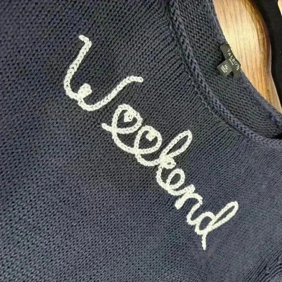 Talbots "WEEKEND" embroidered navy sweater - Picture 5 of 6